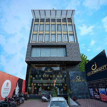 Celebrant Hotel Varanasi Exterior foto